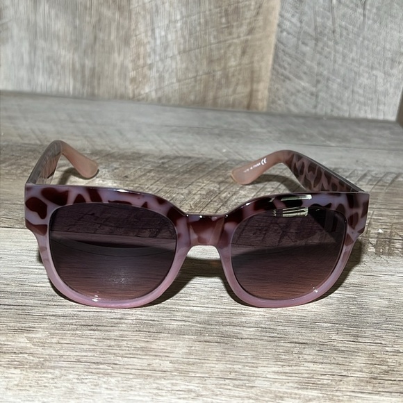 Anthropologie Ett Twa Sunglasses Cheetah main image 7